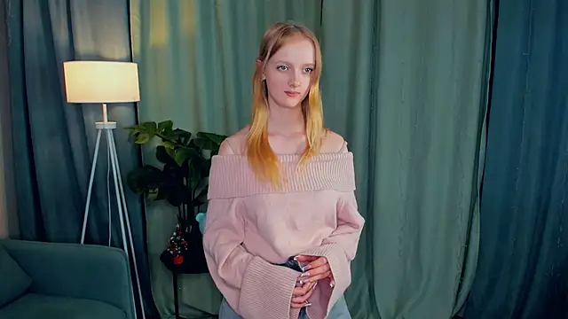 ErinnStandifer online show from 28, 2, 2026