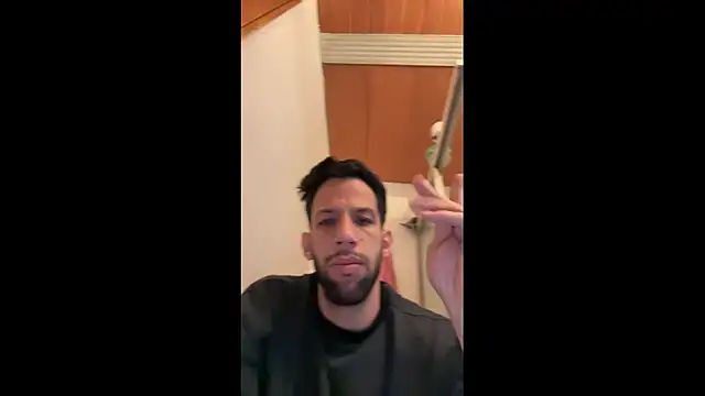 Snapshot of Karim_mansur chatting on 6, 4, 2026 Karim mansur online show from 6, 4, 2026