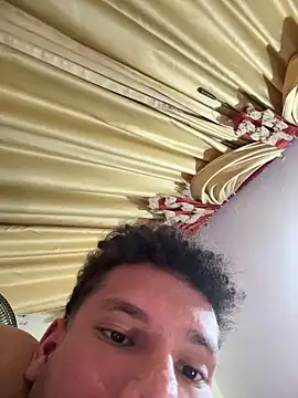 Snapshot of Valentinacouple chatting on 22, 2, 2026 Valentinacouple online show from 22, 2, 2026