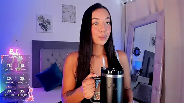 Snapshot of julietha_Vega chatting on 28, 3, 2026 julietha Vega online show from 28, 3, 2026