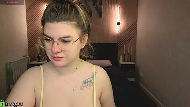 Snapshot of zoe_j0y chatting on 10, 4, 2026 zoe j0y online show from 10, 4, 2026