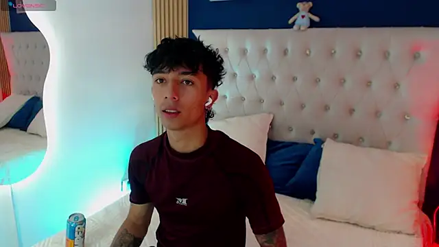 Aiden Rivers  online show from 28, 3, 2026