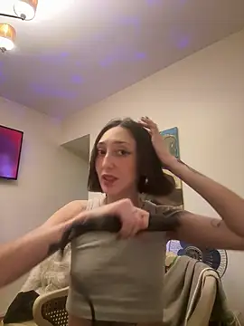 FrutillitaXX online show from 8, 4, 2026