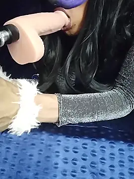 TRANSY WITH GIRL online show from 17, 2, 2026