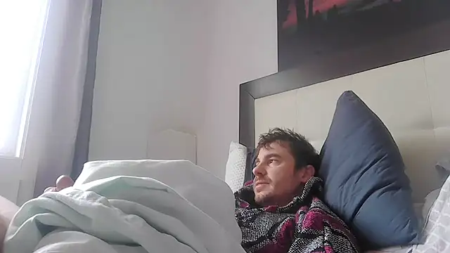 Frenchloverboytoy online show from 12, 7, 2026