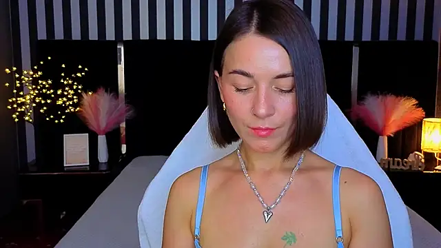 Snapshot of GracefulMichelle chatting on 26, 6, 2026 GracefulMichelle online show from 26, 6, 2026