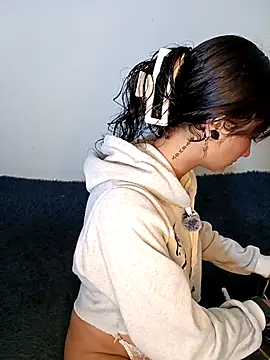 Lili  Clan online show from 15, 3, 2026