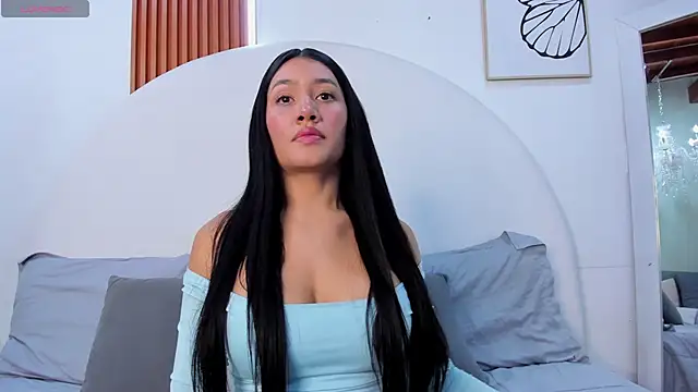 Violett Rosse  online show from 13, 3, 2026