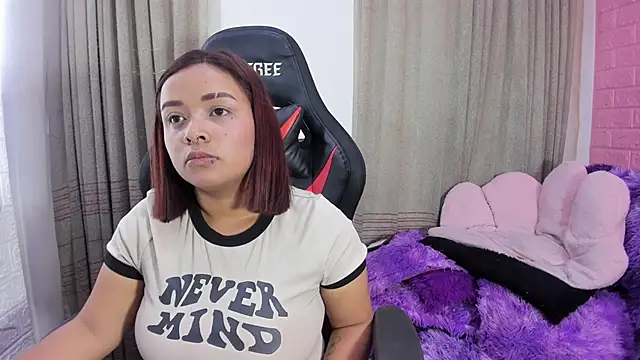 Snapshot of Sienna_Lux01 chatting on 25, 2, 2026 Sienna Lux01 online show from 25, 2, 2026