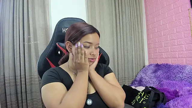 Snapshot of Sienna_Lux01 chatting on 26, 2, 2026 Sienna Lux01 online show from 26, 2, 2026