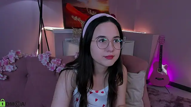 leylamirage online show from 25, 2, 2026