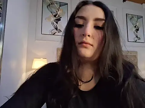 Snapshot of zoe_moon__ chatting on 13, 5, 2026 zoe moon online show from 13, 5, 2026