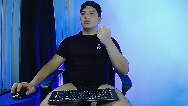 Snapshot of Uriel_Ray_ chatting on 2, 3, 2026 Uriel Ray online show from 2, 3, 2026