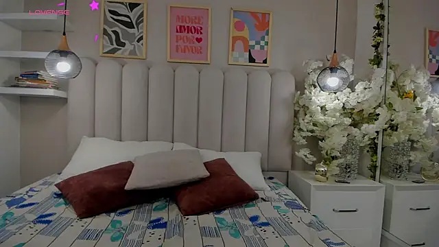 Mia Bailey  online show from 27, 3, 2026