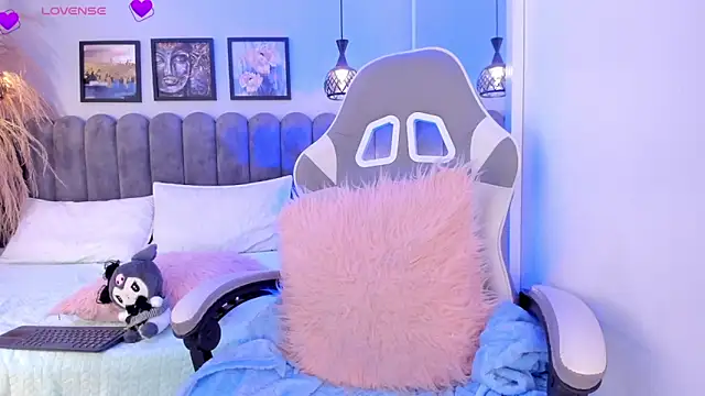 Bella  Peach online show from 18, 4, 2026