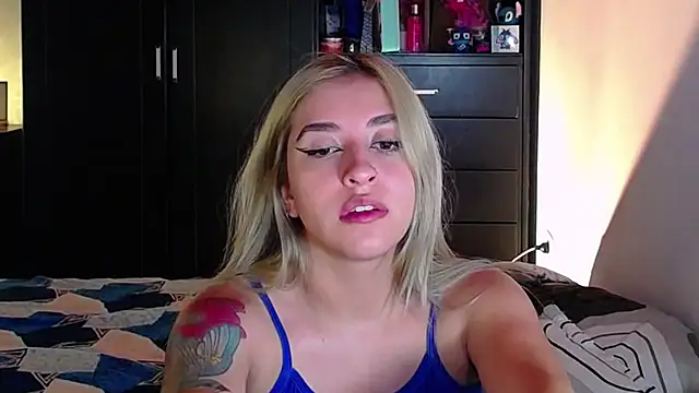 Snapshot of saradiazxxx chatting on 2, 3, 2026 saradiazxxx online show from 2, 3, 2026