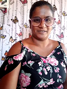 indianstrawberrylips4u online show from 2, 5, 2026