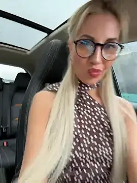 LisaMurr online show from 7, 4, 2026