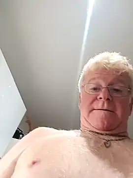 olivbisoumis online show from 6, 4, 2026