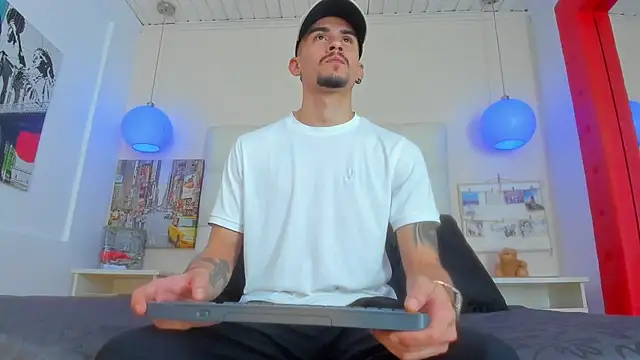 SharonTygaX online show from 12, 4, 2026