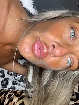 ScarlettGold  online show from 24, 3, 2026