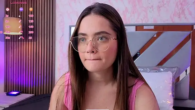 LittleeSara18 online show from 20, 3, 2026