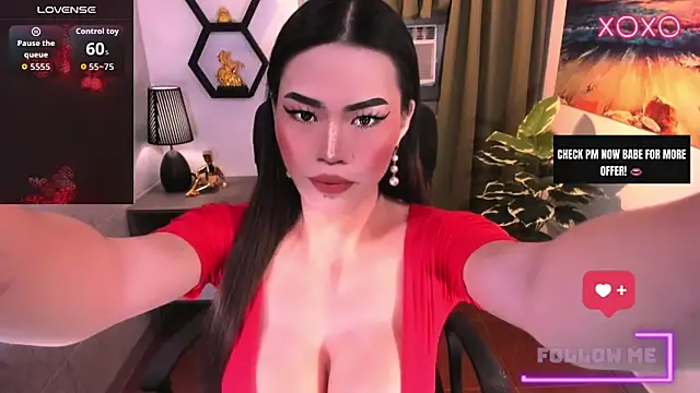 Snapshot of HugeSurpriseLianeTs chatting on 20, 4, 2026 HugeSurpriseLianeTs online show from 20, 4, 2026