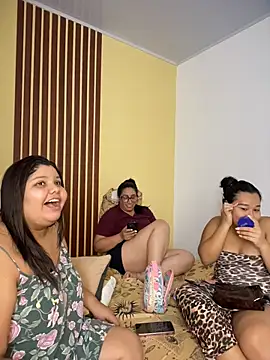 Desert queens online show from 17, 4, 2026