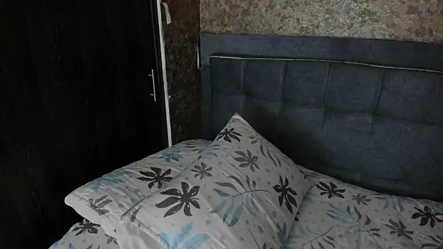 Snapshot of megan_cros chatting on 2, 3, 2026 megan cros online show from 2, 3, 2026