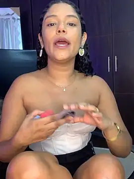 Miaafoxx   online show from 18, 4, 2026