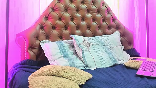 thiago cruz0 online show from 23, 2, 2026