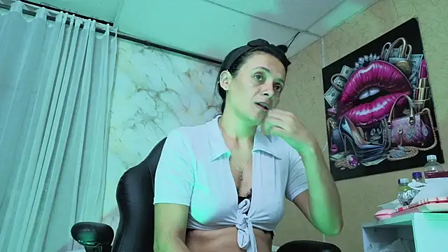 QueenSallyDesire online show from 13, 4, 2026