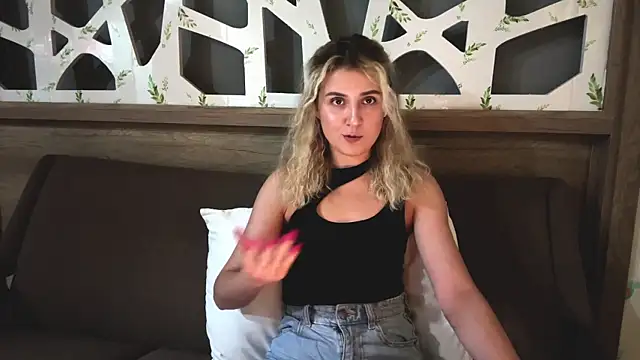 Snapshot of ConcepcionPang chatting on 23, 2, 2026 ConcepcionPang online show from 23, 2, 2026