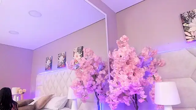 Bianca Monroe  online show from 16, 4, 2026