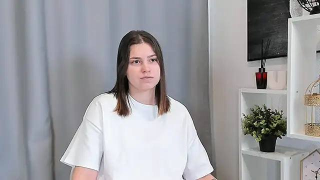 Snapshot of EileenBut chatting on 20, 2, 2026 EileenBut online show from 20, 2, 2026