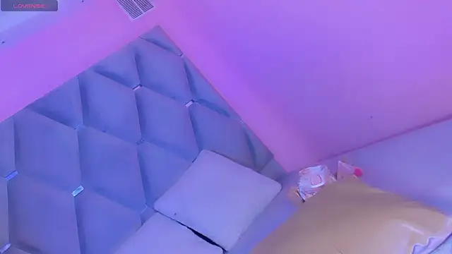 Daniiela Ember online show from 1, 4, 2026