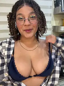Snapshot of KendyLove_ chatting on 11, 6, 2026 KendyLove online show from 11, 6, 2026