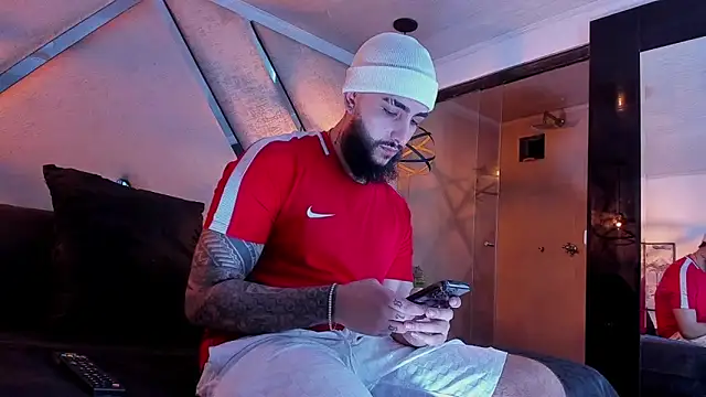 Snapshot of SantiagoHincapiie chatting on 27, 2, 2026 SantiagoHincapiie online show from 27, 2, 2026