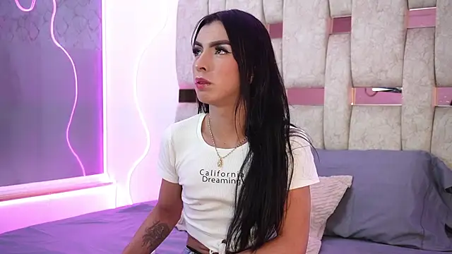 Fernanda thail  online show from 7, 4, 2026