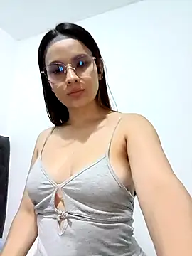 Samantha Castro  online show from 26, 2, 2026