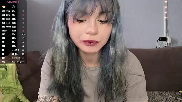 Emmibrilson online show from 9, 4, 2026