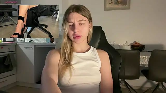 Snapshot of GODDESS_doll chatting on 17, 3, 2026 GODDESS doll online show from 17, 3, 2026