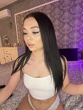 Olivia Noor online show from 16, 3, 2026