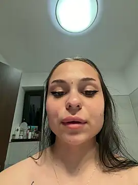 Snapshot of Olivia_Noor chatting on 28, 5, 2026 Olivia Noor online show from 28, 5, 2026