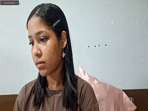 ShawntaOsornio online show from 23, 2, 2026