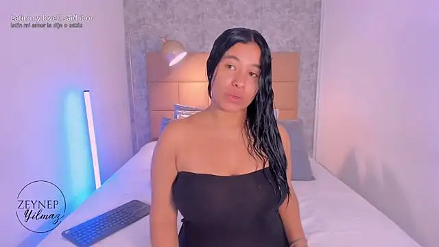 ZeynepYilmaz online show from 18, 4, 2026