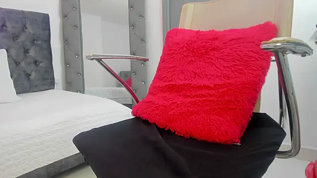 Snapshot of Evelyn__Cortes chatting on 27, 2, 2026 Evelyn Cortes online show from 27, 2, 2026