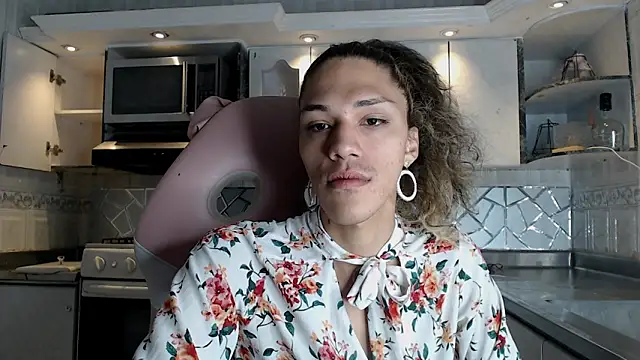 CrisOzzz online show from 5, 3, 2026