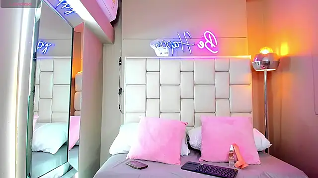 Evelyn sexy18 online show from 21, 3, 2026