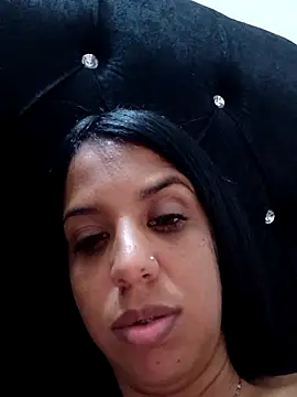 Snapshot of skinnyprety18 chatting on 3, 3, 2026 skinnyprety18 online show from 3, 3, 2026